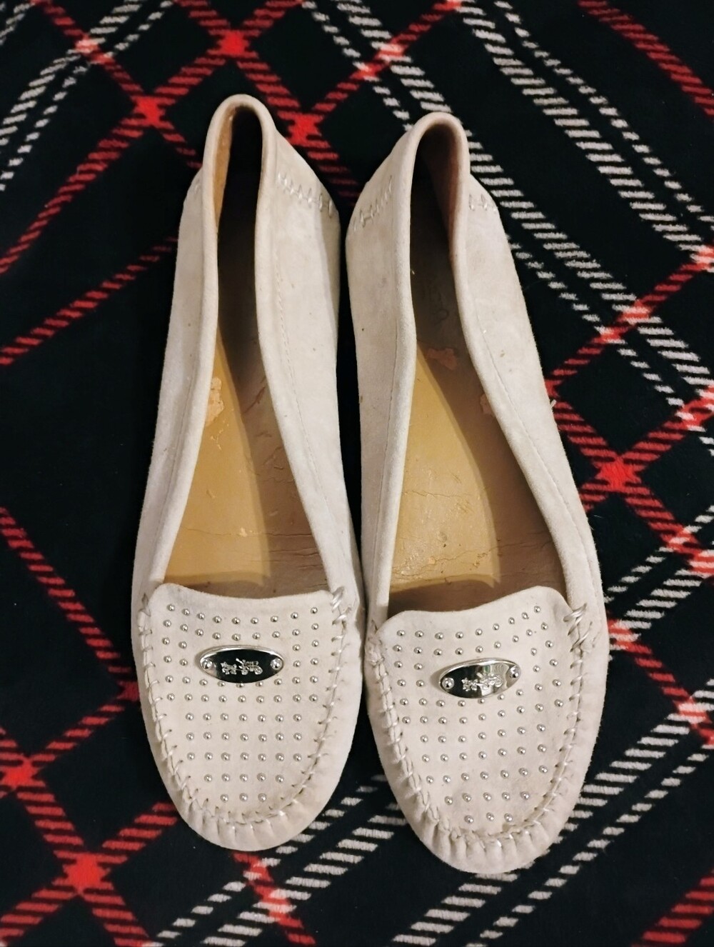Women's EUC Beige Suede Studded Coach Loafers With Silver Hardware Size 9B